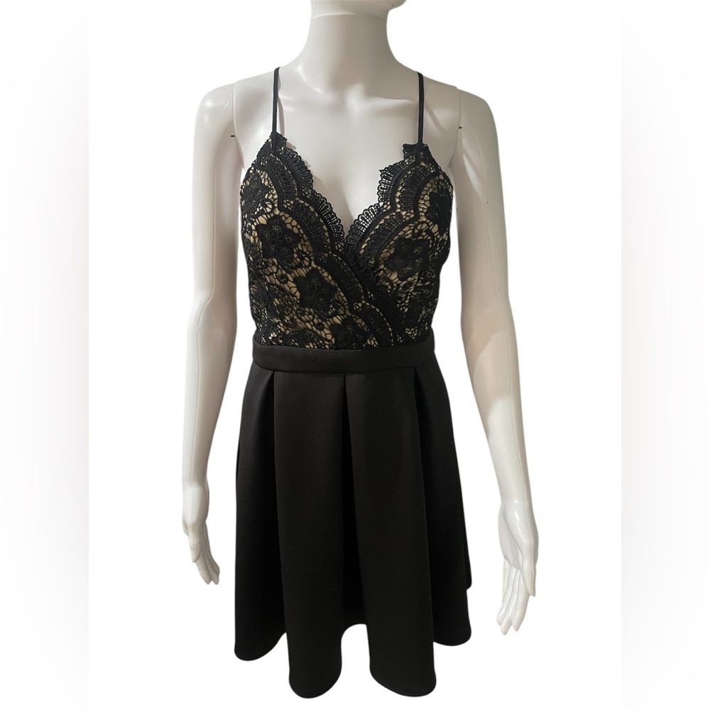 FRANCESCA’S Black Lace dress. EUC no flaws